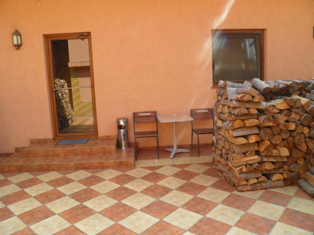 Magnat Hotel Mukacheve Luaran gambar