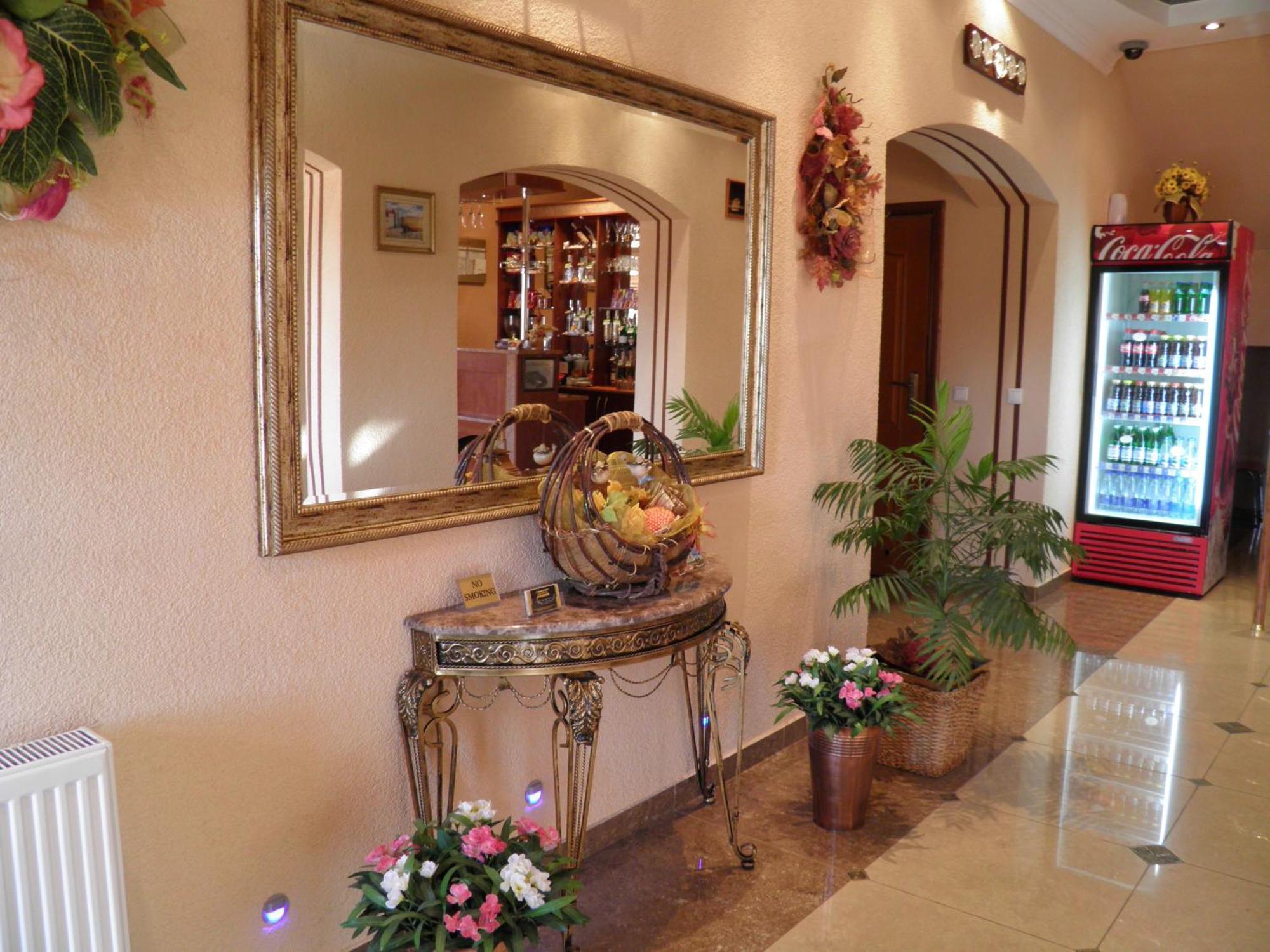 Magnat Hotel Mukacheve Luaran gambar
